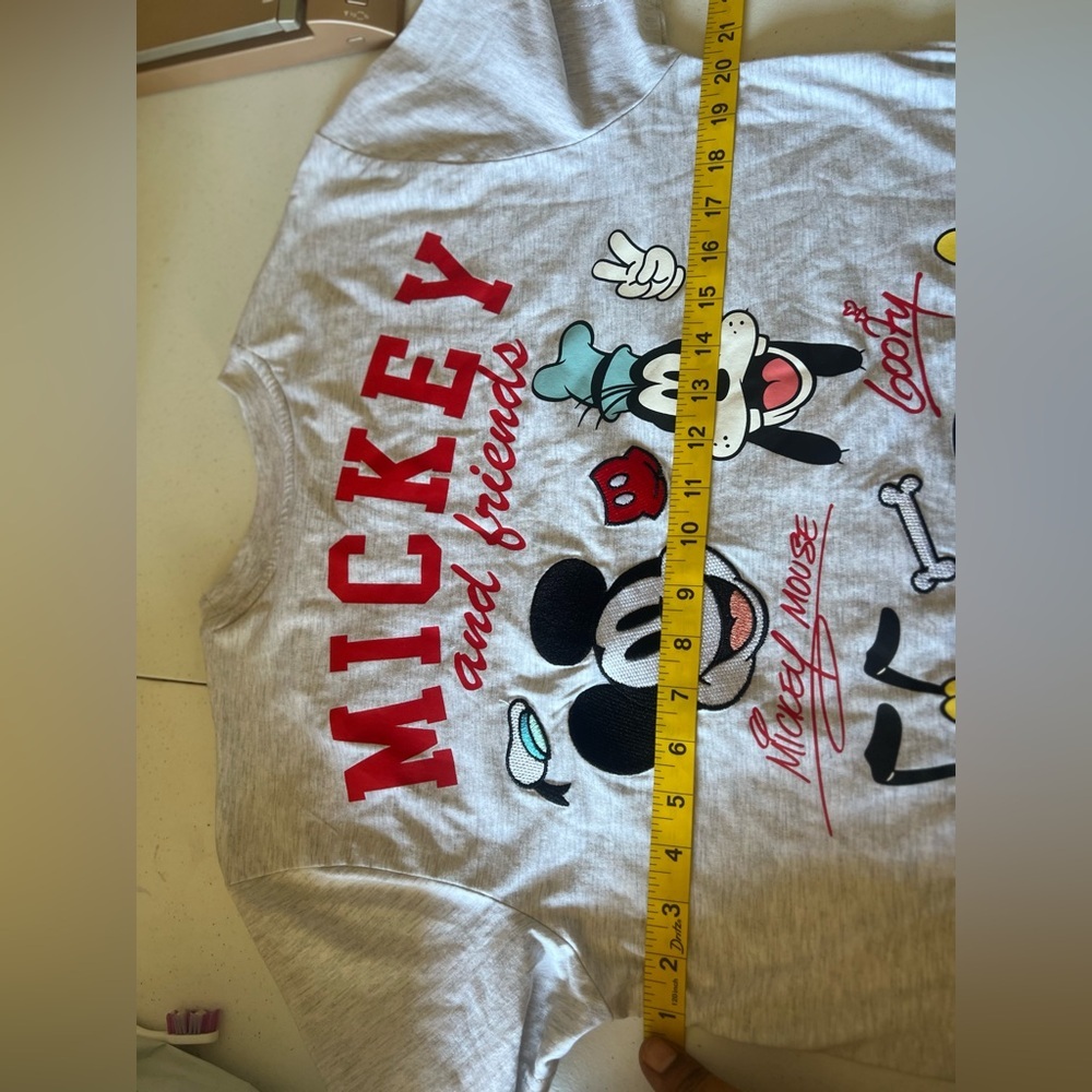 DISNEY Mickey Mouse and Friends Women’s Pocket T-Shirt Small Embroidered - Picture 7 of 8